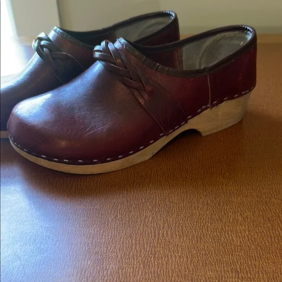 Women's Burgundy Leather Mules - Picture 7 of 10